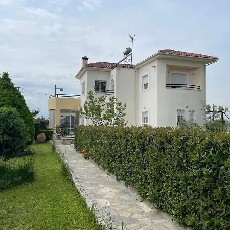 Seaside With Private Garden Apartament *