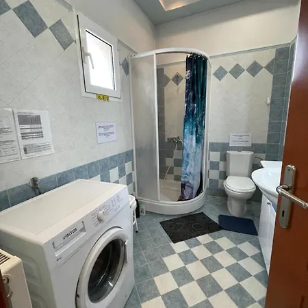 Seaside With Private Garden Apartament Néa Ankhíalos